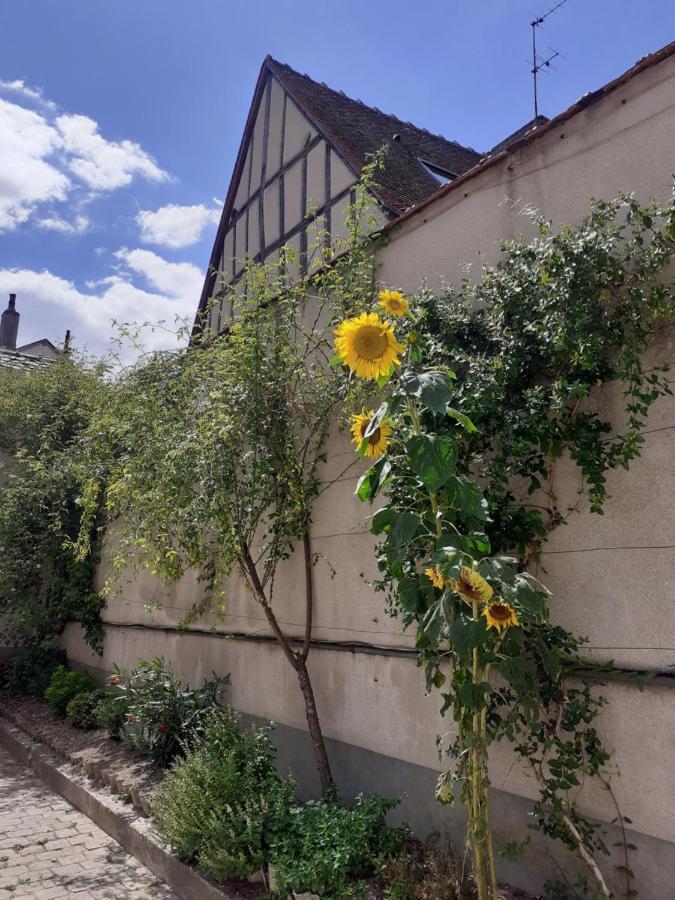 Apartment Clos Montcenoux, Au Coeur De Bourges. *